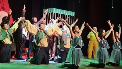 توافد كبير من أهالي الغربية لمتابعة العرض المسرحي 