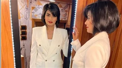 ببدلة كلاسيك.. سهر الصايغ تخطف الأنظار عبر 