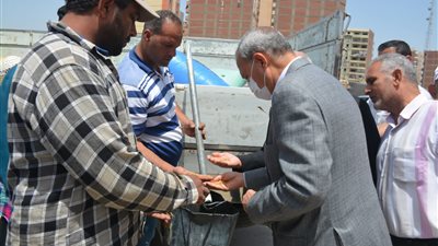 محافظ القليوبية يتفقد صوامع الغلال لمتابعة بدء موسم توريد القمح