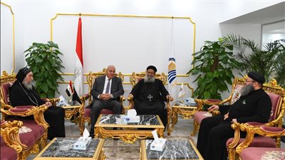 محافظ قنا يستقبل وفدا كنسيا للتهنئة بعيد الفطر المبارك