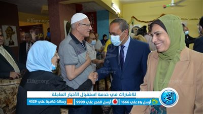 محافظ الإسماعيلية يشارك نزلاء قصر ضيافة كبار السن احتفالهم بالعيد