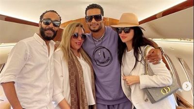 محمد رمضان يوجه رسالة حب لعائلته من طائرته الخاصة