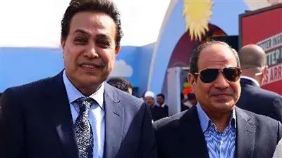 حكيم يحتفل مع أسر الشهداء في عيد الفطر