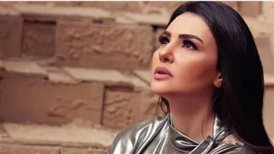 دينا فؤاد تتألق بإطلالة شبابية.. وتهنئ جمهورها بعيد الفطر المبارك