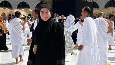 روجينا تنشر صورة لها من أمام الكعبة