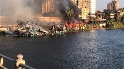 النيابة العامة تبدأ التحقيق في واقعة حريق مركب سياحي بالدقهلية 