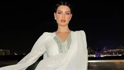 بإطلالة أنيقة.. روان بن حسين تغازل جمهورها ومحبيها 