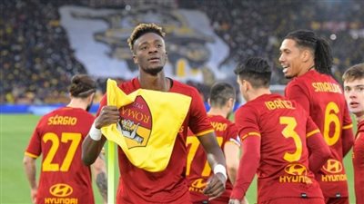 موعد مباراة روما ضد فينورد في نهائي الدوري الأوروبي 2022 والقناة الناقلة