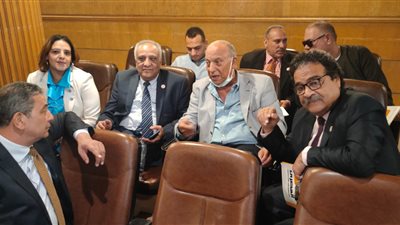 المرشحون للحزب المصري الديمقراطي الاجتماعي في نقاش ودي