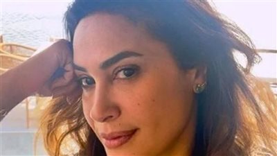 بدون مكياج.. هند صبري تخطف الأنظار في أحدث ظهور