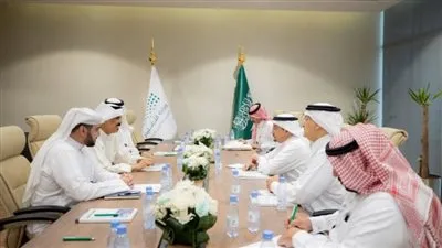 وزير التعليم يلتقي بنظيرة البحريني على هامش المعرض الدولي للتعليم