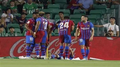 برشلونة ينصب شباكه حول نجم إشبيلية