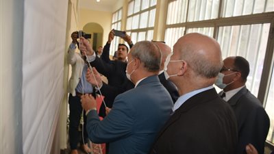 محافظ القليوبية ورئيس جامعة بنها يفتتحان وحدة التنمية المستدامة والتغيرات المناخية بزراعة مشتهر