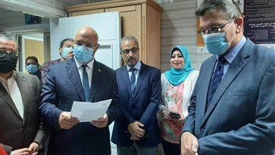 رئيس جامعة بنها يفتتح وحدة المرأة الآمنة بالمستشفى الجامعي