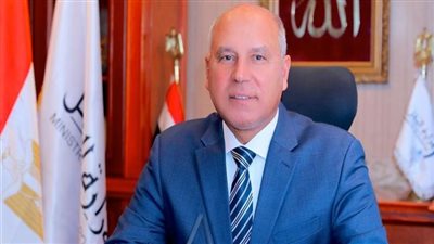 وزير النقل يتفقد الشركة المصرية لإصلاح وبناء السفن ويتابع معدلات تنفيذ عدد من المشروعات