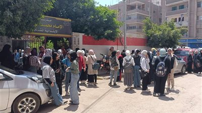فرحة طلاب الإعدادية بعد امتحان الإنجليزي في القليوبية