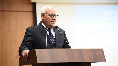 محافظ بورسعيد يستعرض مخطط مجمع المصالح الحكومية