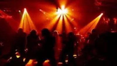  حبس مندوب مبيعات هدد صاحبة كبارية بصورها العاريا في الإسكندرية