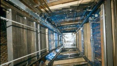 التحقيقات تكشف عدم وجود شبهة جنائية في سقوط شاب في منور أسانسير بالطالبية