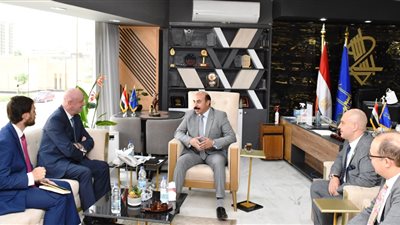 محافظ أسوان يلتقي بالسفير الأسباني لمناقشة الفرص الاستثمارية (صور)