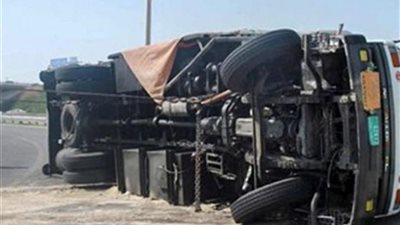 انقلاب سيارة نقل بطريق الكافوري غرب الإسكندرية 