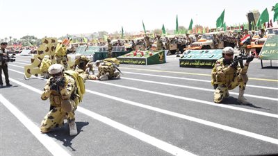 رئيس الأركان يشهد إجراءات تفتيش الحرب لإحدى وحدات قوات الصاعقة 