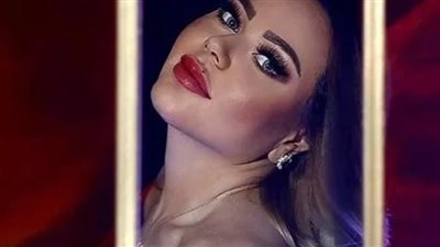 بالأبيض.. إطلالة ساحرة للإعلامية أسما إبراهيم فى العلمين (صور) 