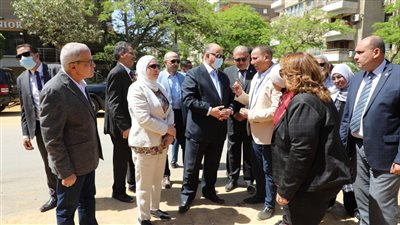 محافظ القاهرة يتفقد أعمال تطوير وتوسعة شارع زهراء المعادي