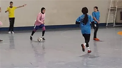 طالبات التعليم العالي تتوجن ببطولة الكرة الخماسية للجامعات