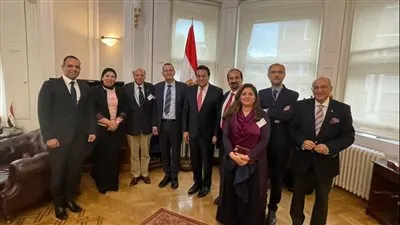 خالد عبد الغفار يجتمع مع جمعية الأطباء المصريين ببريطانيا ويبحث الاستفادة بخبراتهم