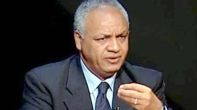 مصطفى بكري: 