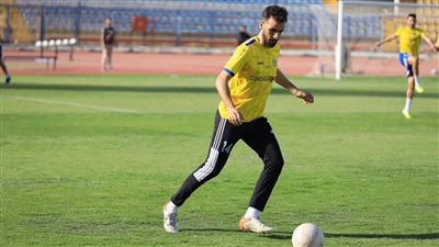 إصابة دونجا في  مران الإسماعيلي وأشعة لتحديد موقفه النهائي