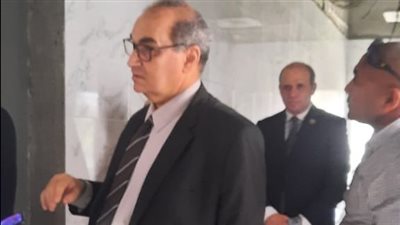  مجازاة 3 أطباء لتأخرهم عن العمل بالعيادات بمستشفى قفط التعليمي بقنا