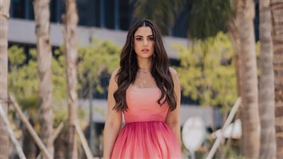 درة تخطف أنظار متابعيها بأحدث إطلالة