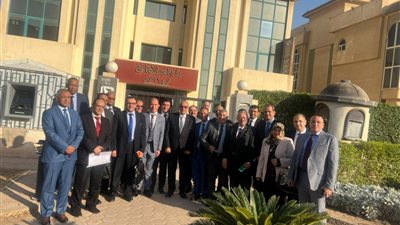 بنك ناصر يعقد اجتماعا مع مديري المناطق