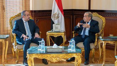وزير الدولة للإنتاج الحربى يستقبل وزير الطيران 
