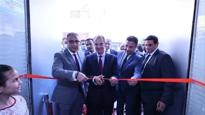  وزير الاتصالات يفتتح مكتب بريد 