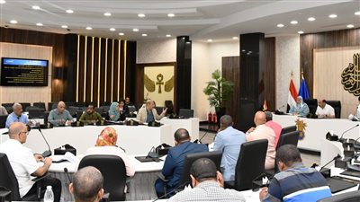 محافظ أسوان: لا تعطيل لأي مستثمر لإنهاء إجراءاته بالمنطقة الصناعية