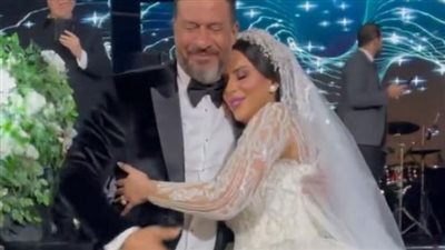 بعد خلعها للحجاب.. والدة نجلة ماجد المصري ترد على مهاجمي ابنتها 