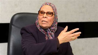 آمنة نصير ترد على 