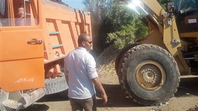 حملة مكبرة للنظافة ورفع المخلفات بمجلس قروي أبومناع في قنا