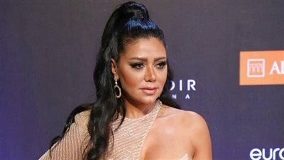 رانيا يوسف تظهر مع محمد صلاح وتشعل مواقع التواصل