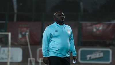 نجوم الأهلي ينهون أزمة موسيماني ومحمد محمود