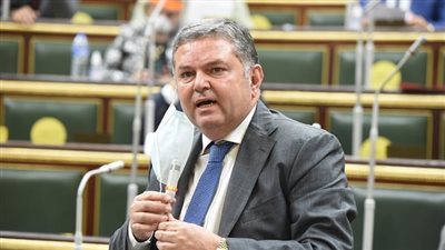 وزير قطاع الأعمال: سنعود أسياد العالم في القطن بعد تطوير الشركات (فيديو)