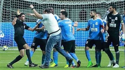 ناقد الرياضي: الحكام بيروحوا الاستاد قبل المباراة في ميكروباص