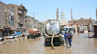 كسر خط طرد بحي غرب المنصورة والدفع بالمختصين لإصلاحه 