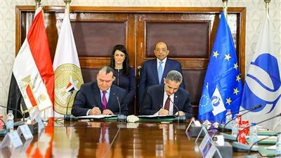 وزيرا التعاون الدولي والتنمية المحلية يشهدان توقيع بروتوكول تطهير مصرف كيتشنر 