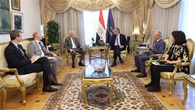 وزير الاتصالات يبحث مع سفير فرنسا تعزيز التعاون فى مجالات التحول الرقمى 