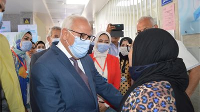 محافظ بورسعيد يتفقد وحدة طب أسرة جنوب البترول