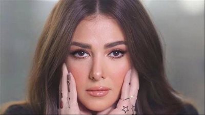 بعد عام حزين.. دنيا سمير غانم تعود للفن بأولى تجاربها المسرحية